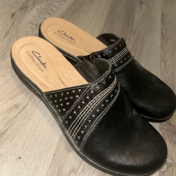 Clarks Black Mules with Decorative Stitching - Picture 3 of 6